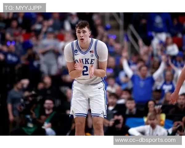 克莱首次替补迎战独行侠拉塞尔首发弗拉格重回三号位调整阵容