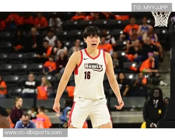 开拓者比赛回顾杨瀚森展现卓越纪律性与执行力的精彩表现