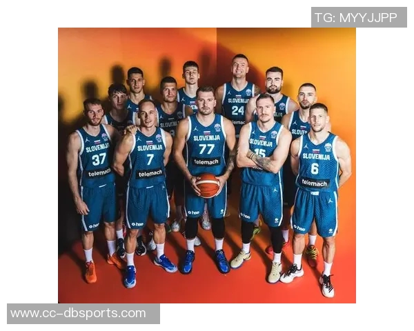 詹姆斯称赞东契奇进步明显湖人全力支持他展现领袖风范 詹姆斯称赞东契奇进步明显湖人全力支持他展现领袖风范